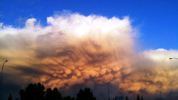 Calgary skies 14 Strom clouds
