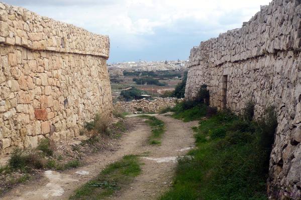 country lane in Qrendi