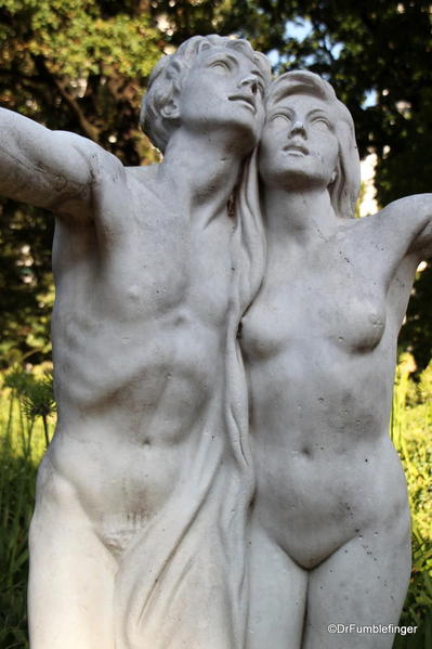 Buenos Aires, Jardin Botanico. Statue