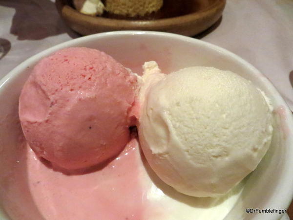 Buenos Aires Cumana 017 Strawberry and Vanilla Ice cream