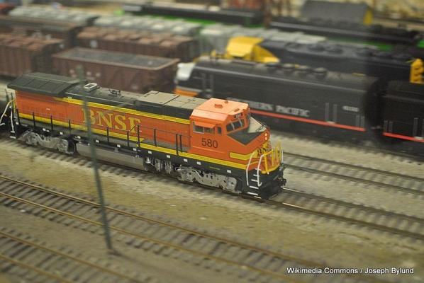 BNSF_Locomotive_at_San_Diego_Model_Railroad_Museum.
