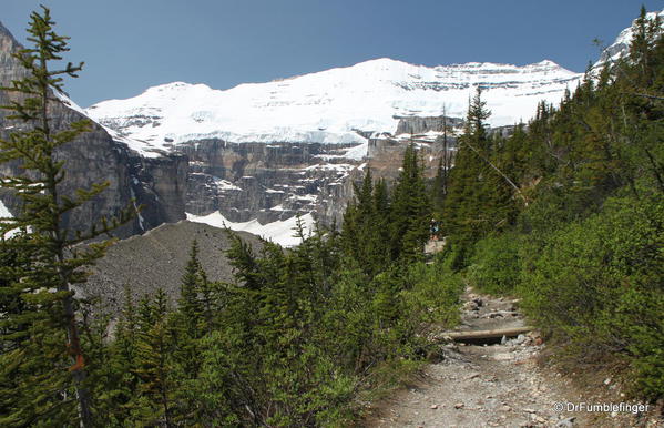 Mt. Victoria and Trail to Plain of Six Glaciers