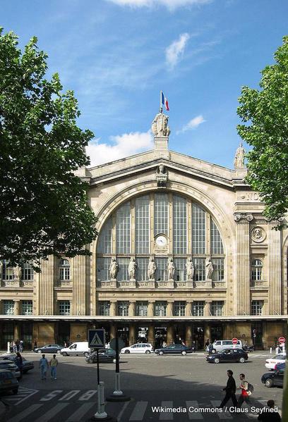 697px-Gare_du_Nord_front