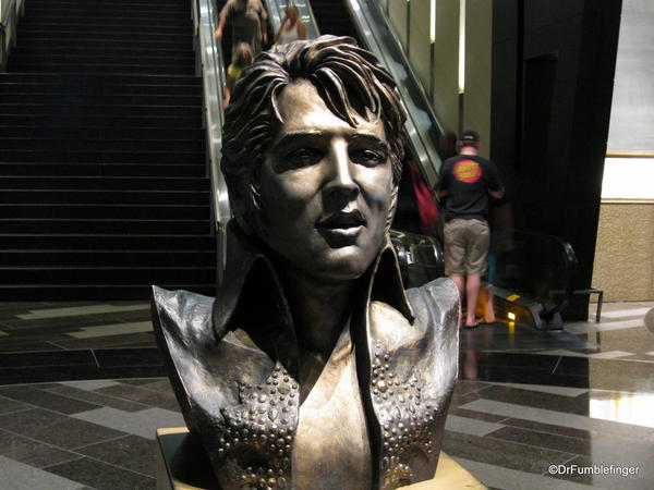 Elvis Presley bust in the Aria lobby