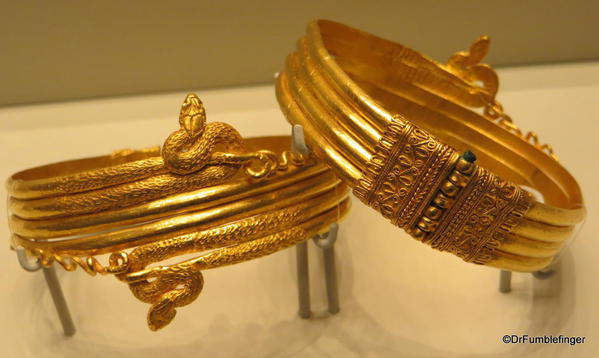 Getty Villa. Gold Bracelet. Greek 200 BC