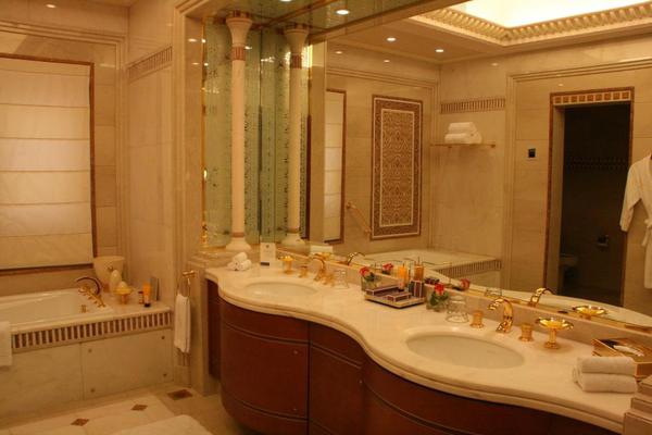 Presidential suite bathroom, Saudi Arabia Riyadh Ritz Carlton 116