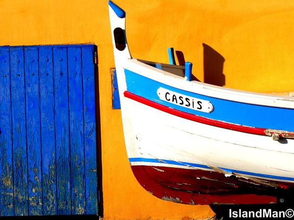 Cassis boat