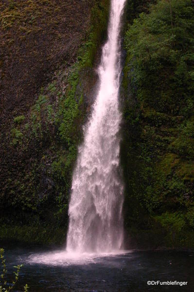 Horsetail Falls in Columbia River Gorge, Oregon