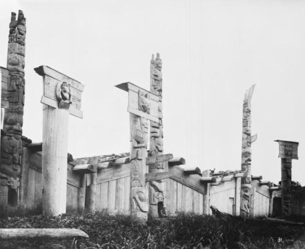 Skedans. Haida totem pole village Skedans 1878 LAC-PA-038148 Photo by George M Dawson, courtesy of the Library and Archives of Canada