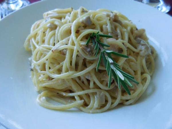 Italian Food at Haile Restuarant. Fettuccine Alfredo with Mushrooms: Italian Influence