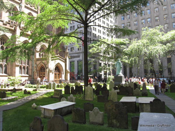 Trinity_Church_Cemetery_NYC_9109-Gryffindor