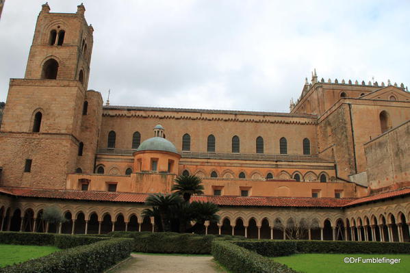 Abbey courtyard adjoining the Monreal Cathedral