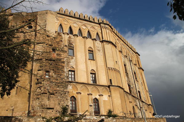 02 Exterior of Palermo Palazzo del Normanni (2)