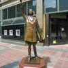 Statue of Mary Tyler Moore: Intersection of Nicollet Mall and South 7th Street, Minneapolis, Minnesota