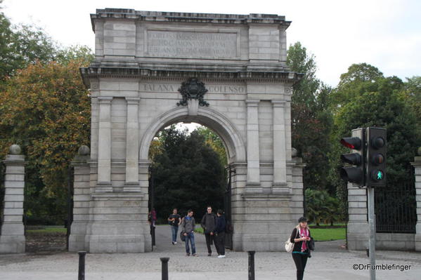 Fusilier's Arch, One of the entrys to St. Stephen's Green, Dublin