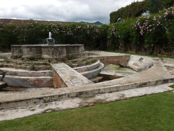 38 2015-11 Guatemala Antigua Santo Domingo Monastery 21