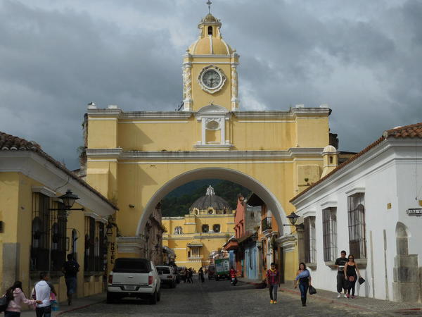 56 2015-11 Guatemala Antigua Arch of Convent 07
