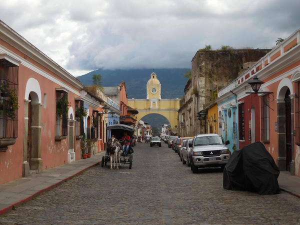 57 2015-11 Guatemala Antigua Arch of Convent 24