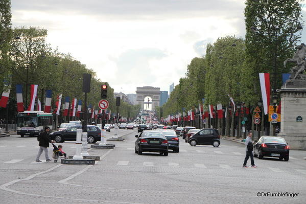 21 Paris 05-2013. Strolling down the Champs (63)