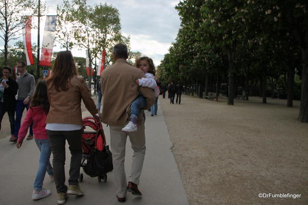 25 Paris 05-2013. Strolling down the Champs (78)