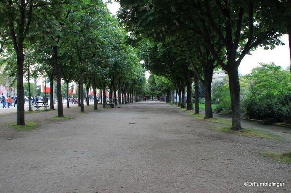 26 Paris 05-2013. Strolling down the Champs (70)