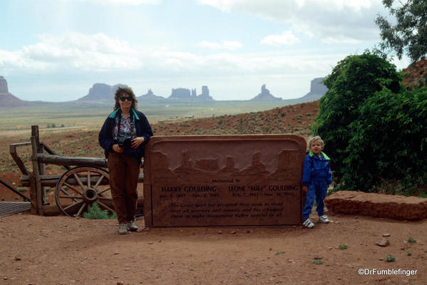 Monument Valley 6-93 008 Gouldings. Sylvia and Bryan