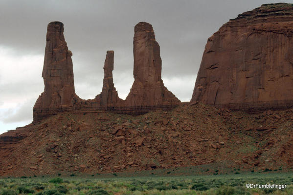 Monument Valley 6-93 017 Three Sisters