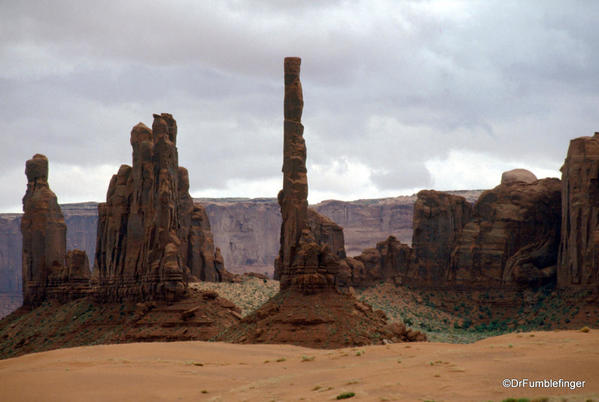 Monument Valley 6-93 027. Totems