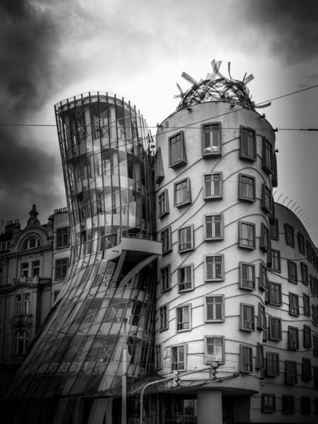prague-dancing-house-frank-gehry-architecture-photography-blackwhite-travel