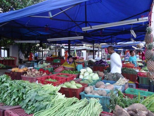 03 farmers-market-in-jalan-raja-alang-kl-malaysia-food-tour-in-kuala-lumpur-malaysia