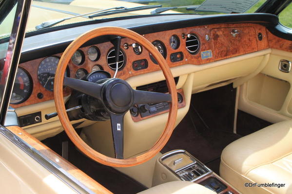1971 Rolls Royce Corniche (4)