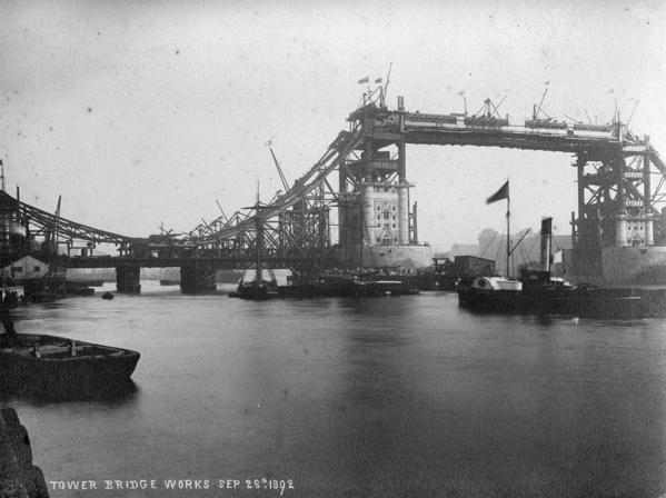 Tower_bridge_works_1892