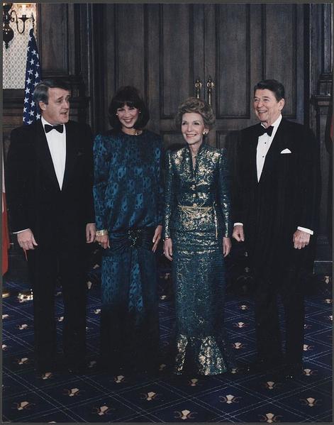 800px-Photograph_of_The_Reagans_and_Mulroneys_in_Quebec,_Canada_-_NARA_-_198561