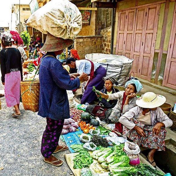myanmar street market