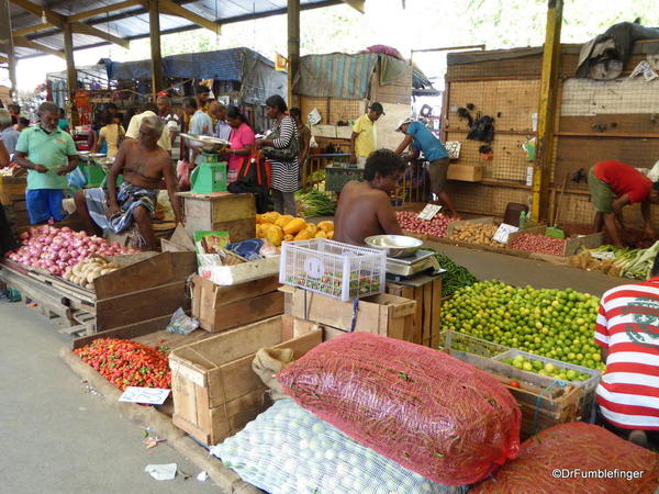 02 Pettah Neighborhood Colombo Market 04-2017 (66)