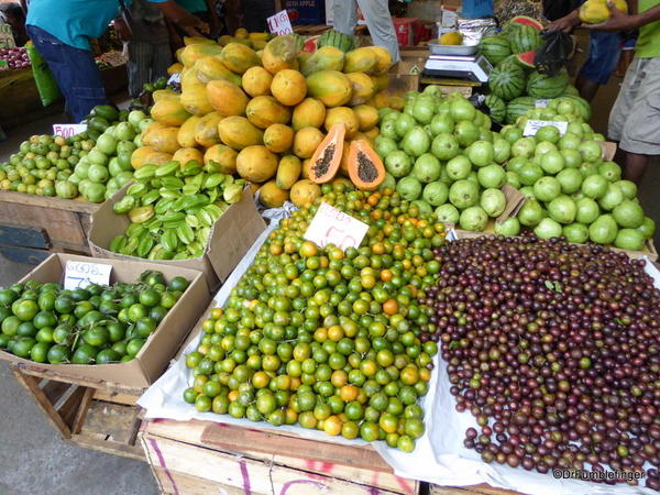 06 Pettah Neighborhood Colombo Market 04-2017 (74)