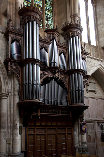 800px-Organ_Southwark_Cathedral_(5137531312)_TonyHisgett