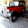 Colombo's Fort District, old Morris car