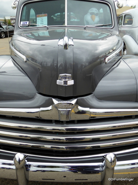 02 1948 Ford Tudor Super Deluxe