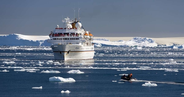 arctic cruise ship