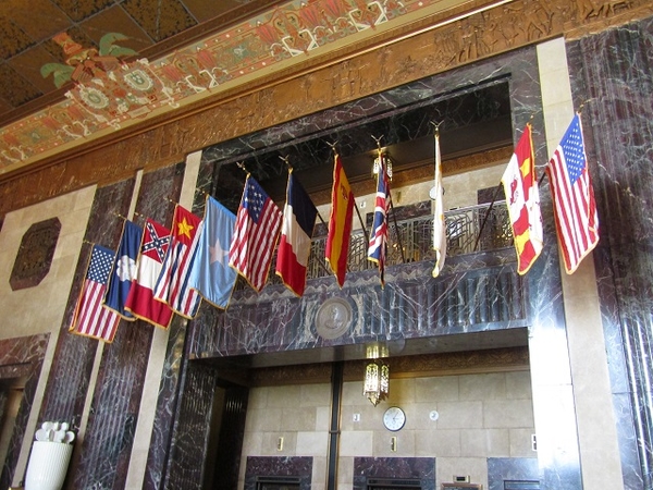 LA-Capitol-Flags