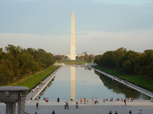 Washington-Monument - pool
