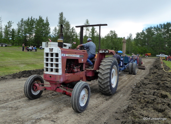 10 Markerville Tractor Pull (45)