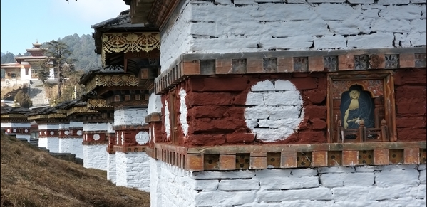 20200122_Bhutan Dochu La Pass Pagodas _ Flags 064