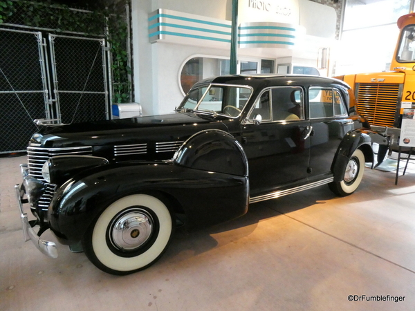 1938 Cadillac Touring Sedan -- National Automobile Museum (3)