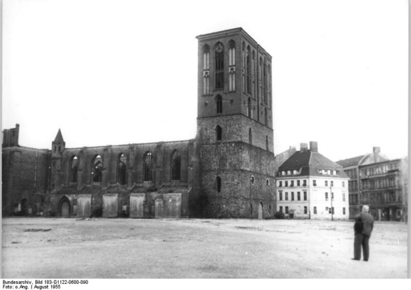 Bundesarchiv_Bild_183-G1122-0600-090,_Berlin,_Nikolaikirche,_Ruine