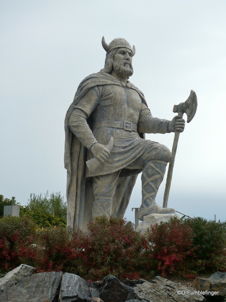 03 Viking Statue, Giml