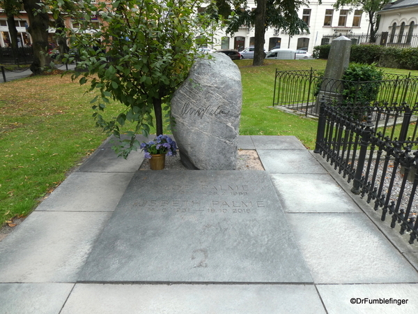 12 Olof Palme's grave and cemetery (6)