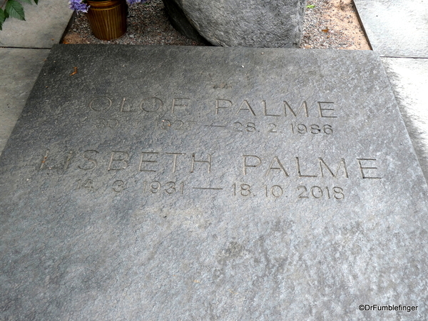 12 Olof Palme's grave and cemetery (7)