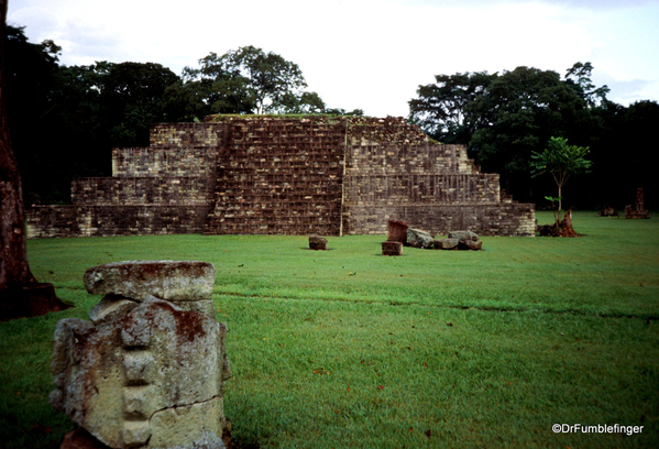 09 Copan Middle PLaza